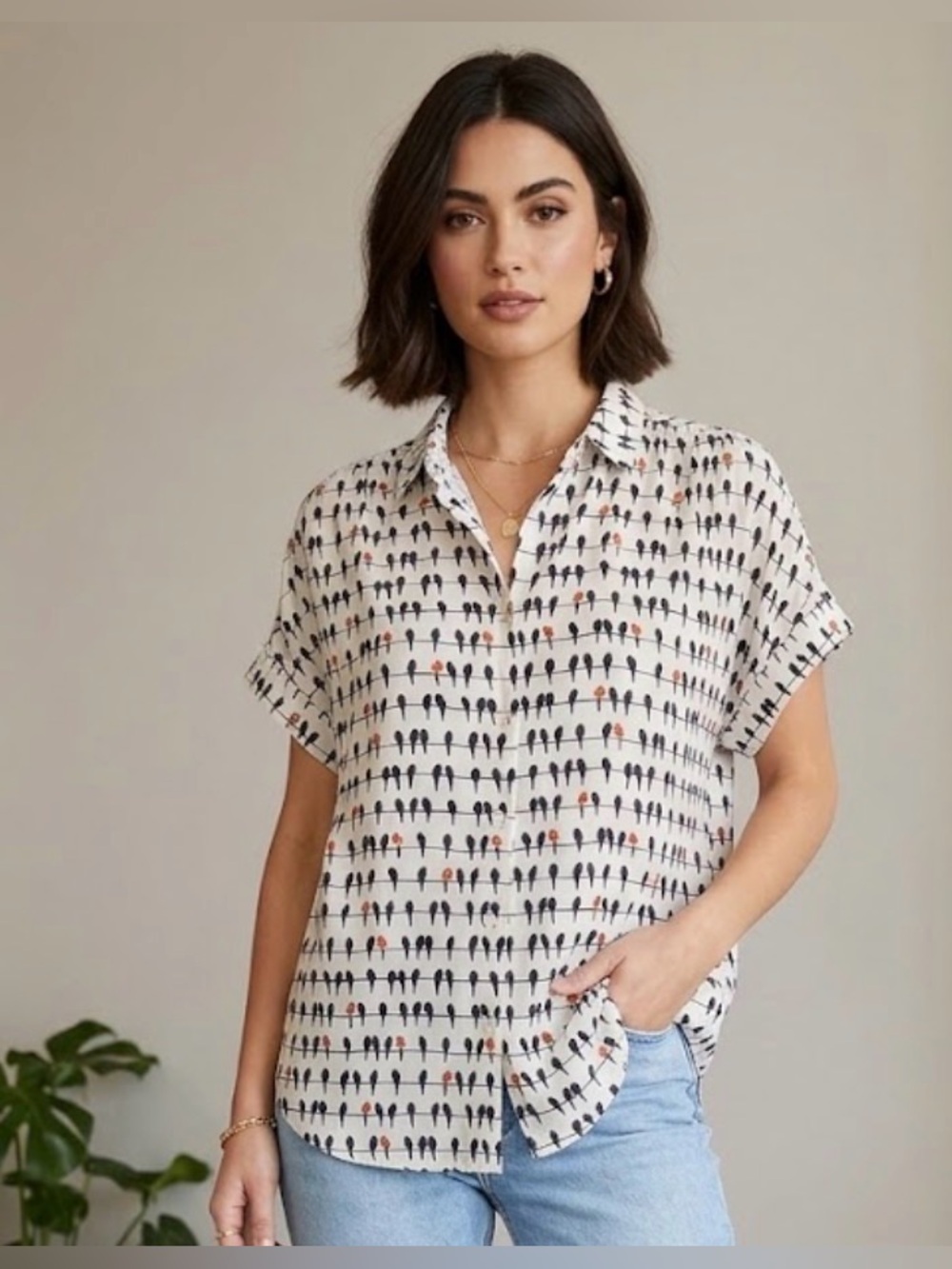 Jane & Delaney Button-Up Short Sleeve Shirt - White with bird print - sz large